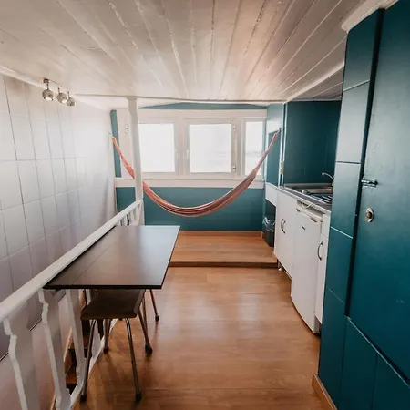 Cozy River View Апартаменты *