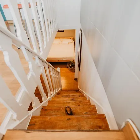 Cozy River View Apartman *